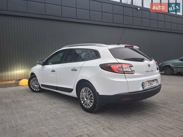 Белый Рено Меган, объемом двигателя 1.46 л и пробегом 298 тыс. км за 6700 $, фото 11 на Automoto.ua