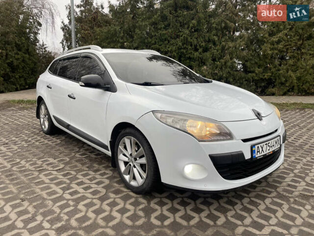 Белый Рено Меган, объемом двигателя 1.46 л и пробегом 230 тыс. км за 6500 $, фото 2 на Automoto.ua
