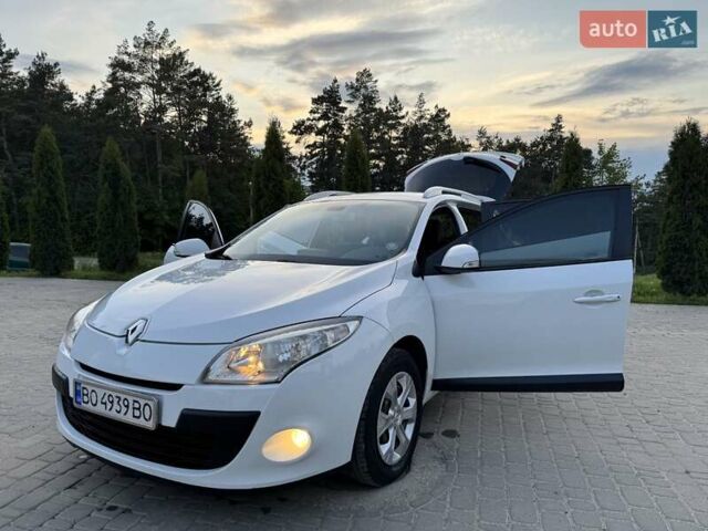 Белый Рено Меган, объемом двигателя 1.46 л и пробегом 316 тыс. км за 6500 $, фото 17 на Automoto.ua