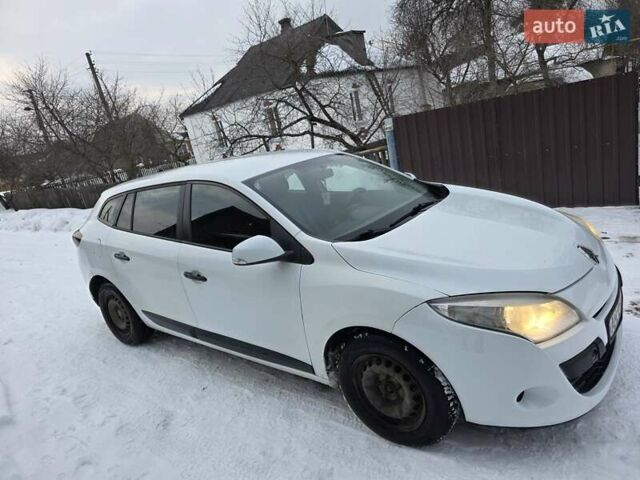 Белый Рено Меган, объемом двигателя 1.46 л и пробегом 290 тыс. км за 6150 $, фото 4 на Automoto.ua
