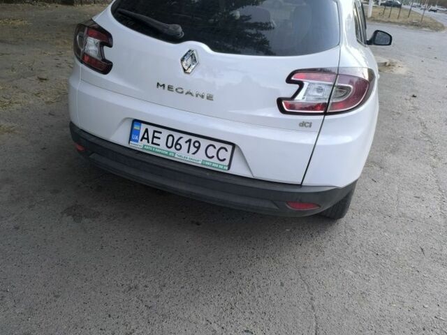 Белый Рено Меган, объемом двигателя 1.5 л и пробегом 269 тыс. км за 7000 $, фото 2 на Automoto.ua