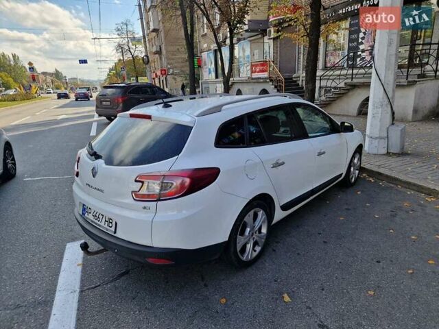 Белый Рено Меган, объемом двигателя 1.87 л и пробегом 215 тыс. км за 7200 $, фото 4 на Automoto.ua