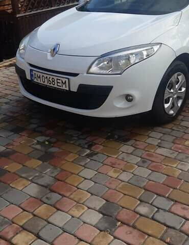 Белый Рено Меган, объемом двигателя 1.5 л и пробегом 197 тыс. км за 7400 $, фото 6 на Automoto.ua