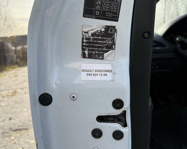 Білий Рено Меган, об'ємом двигуна 1.5 л та пробігом 363 тис. км за 5700 $, фото 24 на Automoto.ua