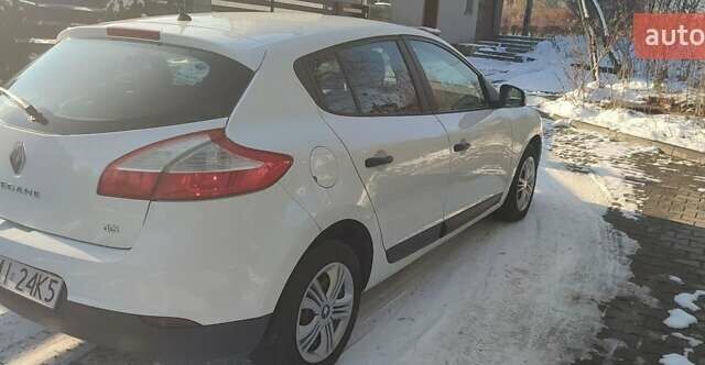 Белый Рено Меган, объемом двигателя 1.5 л и пробегом 287 тыс. км за 5000 $, фото 5 на Automoto.ua
