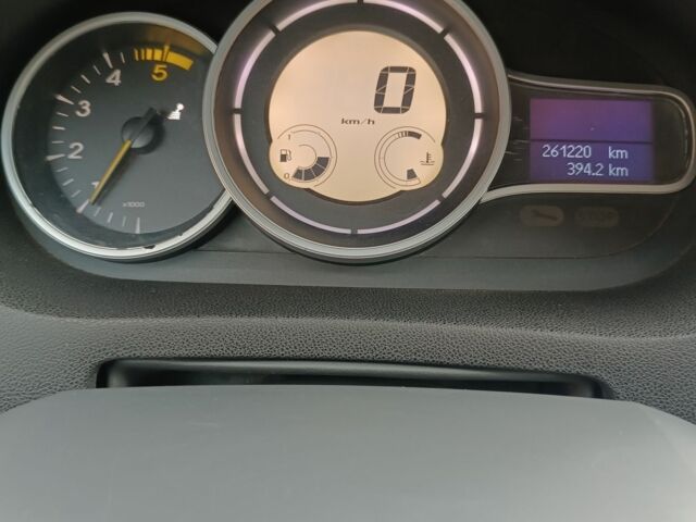 Белый Рено Меган, объемом двигателя 1.5 л и пробегом 262 тыс. км за 6100 $, фото 5 на Automoto.ua