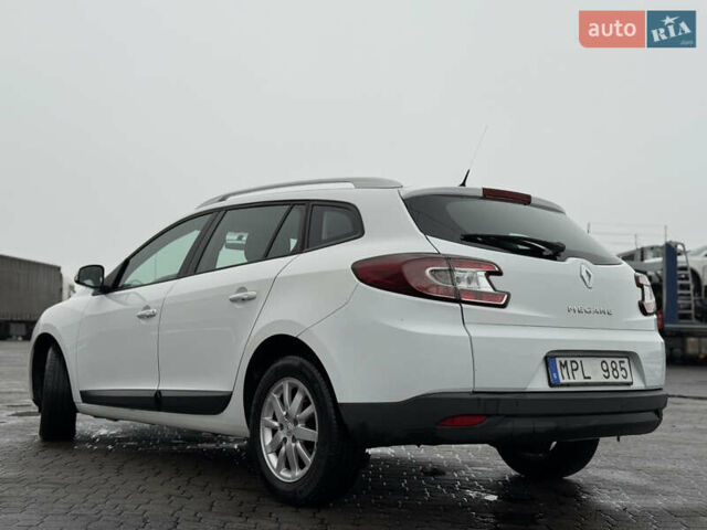 Белый Рено Меган, объемом двигателя 1.6 л и пробегом 211 тыс. км за 6750 $, фото 8 на Automoto.ua