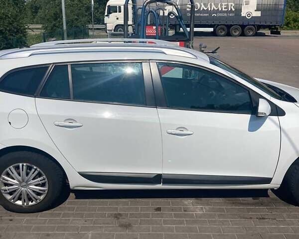 Білий Рено Меган, об'ємом двигуна 1.45 л та пробігом 220 тис. км за 7000 $, фото 2 на Automoto.ua