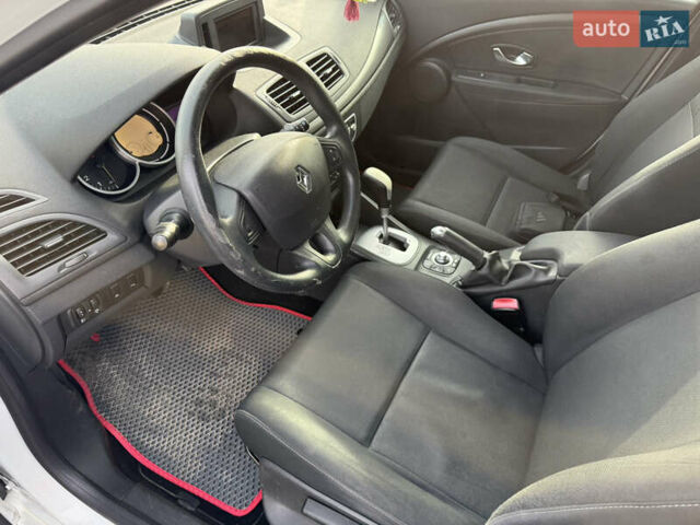 Белый Рено Меган, объемом двигателя 1.46 л и пробегом 299 тыс. км за 6200 $, фото 32 на Automoto.ua