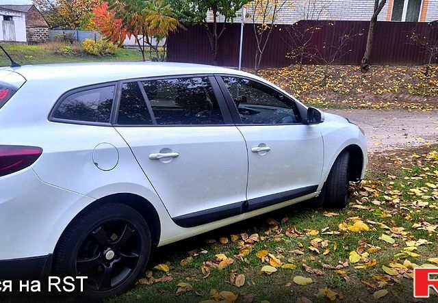 Белый Рено Меган, объемом двигателя 1.5 л и пробегом 200 тыс. км за 6999 $, фото 3 на Automoto.ua