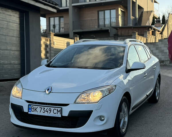 Белый Рено Меган, объемом двигателя 1.46 л и пробегом 298 тыс. км за 6200 $, фото 6 на Automoto.ua