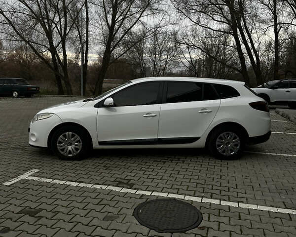 Белый Рено Меган, объемом двигателя 1.46 л и пробегом 289 тыс. км за 6200 $, фото 15 на Automoto.ua