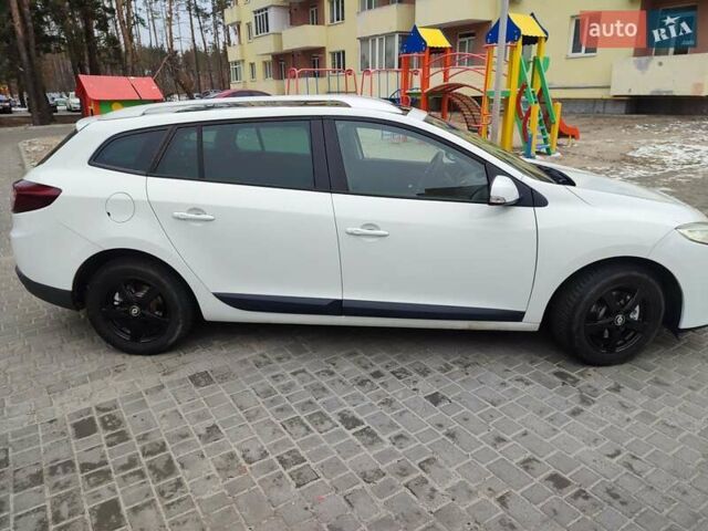 Рено Меган 2010 в Вышгороде на Automoto.ua Белый Рено Меган, объемом двигателя 1.6 л и пробегом 212 тыс. км за 7500 $, фото 15 на Automoto.ua