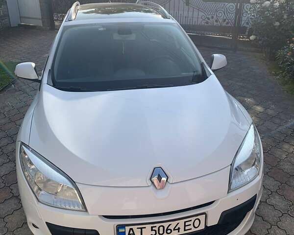 Белый Рено Меган, объемом двигателя 1.46 л и пробегом 210 тыс. км за 6300 $, фото 22 на Automoto.ua