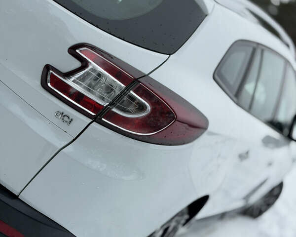 Білий Рено Меган, об'ємом двигуна 1.87 л та пробігом 302 тис. км за 6200 $, фото 11 на Automoto.ua