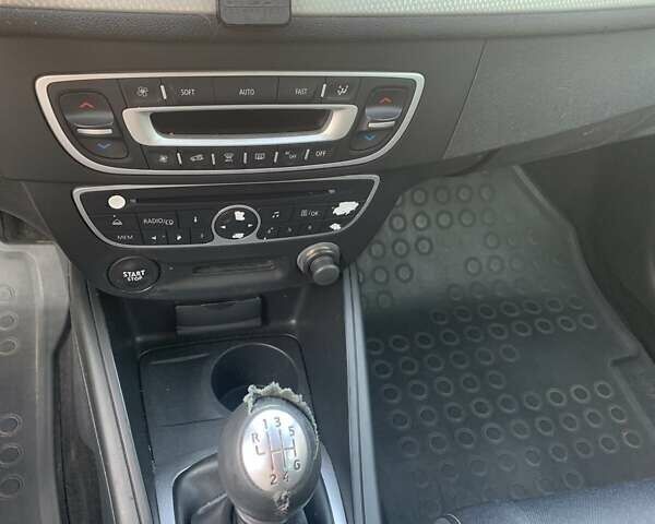 Белый Рено Меган, объемом двигателя 1.46 л и пробегом 210 тыс. км за 6300 $, фото 1 на Automoto.ua