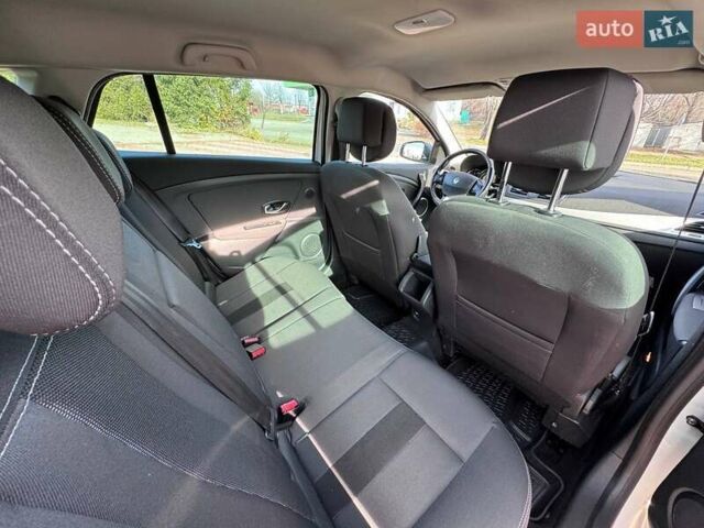 Белый Рено Меган, объемом двигателя 1.87 л и пробегом 216 тыс. км за 7850 $, фото 10 на Automoto.ua