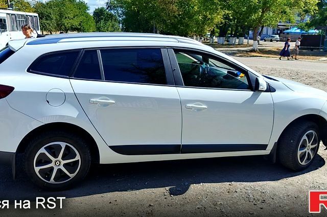 Білий Рено Меган, об'ємом двигуна 1.5 л та пробігом 0 тис. км за 5500 $, фото 2 на Automoto.ua