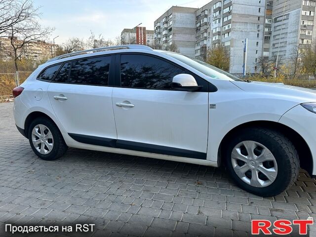 Белый Рено Меган, объемом двигателя 1.5 л и пробегом 240 тыс. км за 7499 $, фото 4 на Automoto.ua
