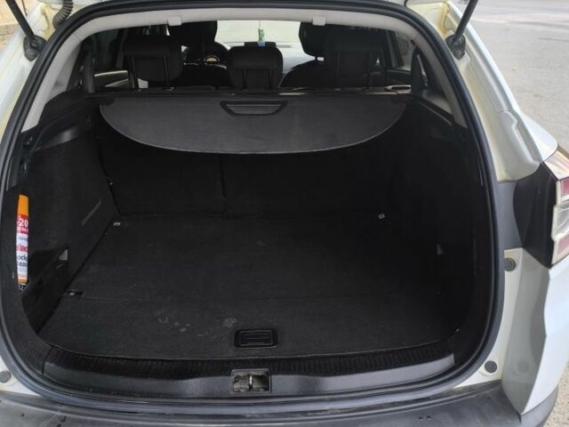 Белый Рено Меган, объемом двигателя 1.5 л и пробегом 269 тыс. км за 7000 $, фото 4 на Automoto.ua