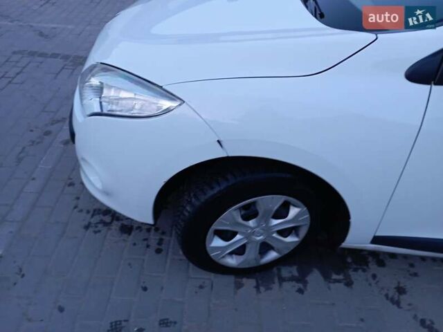 Белый Рено Меган, объемом двигателя 1.46 л и пробегом 282 тыс. км за 6600 $, фото 10 на Automoto.ua