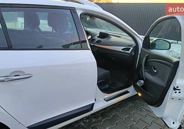 Белый Рено Меган, объемом двигателя 1.46 л и пробегом 330 тыс. км за 7299 $, фото 8 на Automoto.ua