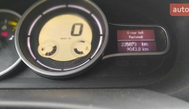 Білий Рено Меган, об'ємом двигуна 1.4 л та пробігом 235 тис. км за 7600 $, фото 1 на Automoto.ua