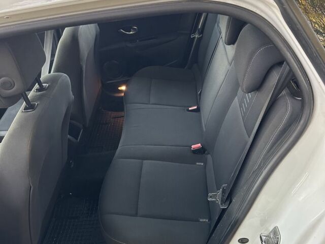 Білий Рено Меган, об'ємом двигуна 1.5 л та пробігом 257 тис. км за 5250 $, фото 14 на Automoto.ua