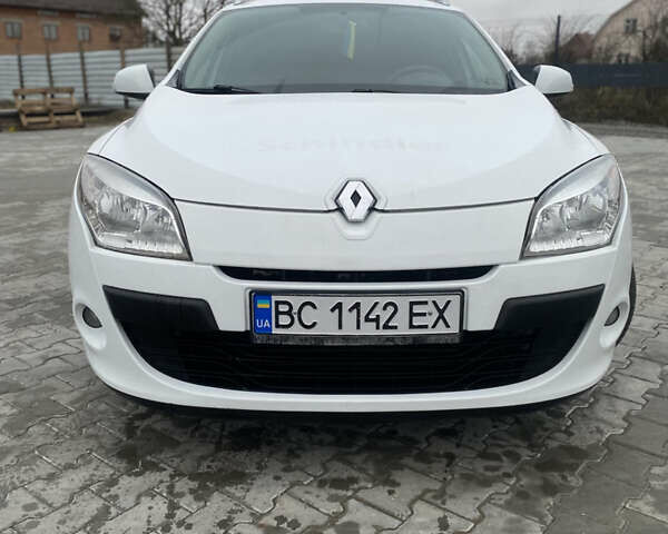 Белый Рено Меган, объемом двигателя 1.46 л и пробегом 232 тыс. км за 5850 $, фото 1 на Automoto.ua