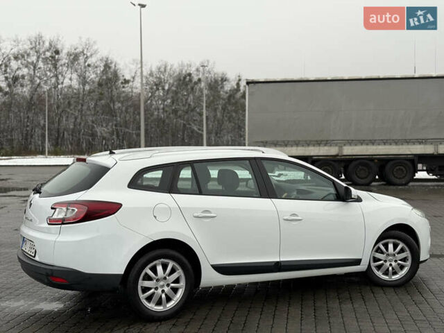 Белый Рено Меган, объемом двигателя 1.6 л и пробегом 211 тыс. км за 6750 $, фото 12 на Automoto.ua