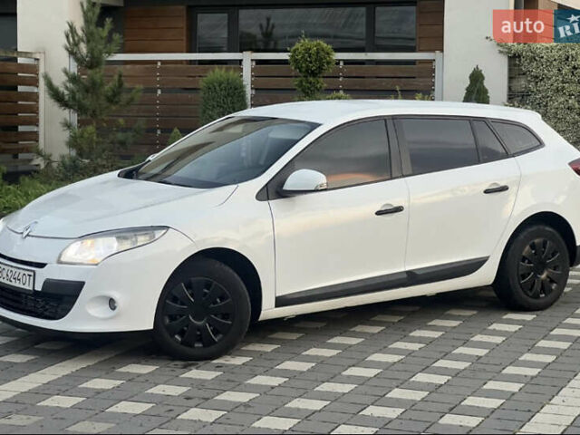 Белый Рено Меган, объемом двигателя 1.46 л и пробегом 345 тыс. км за 6100 $, фото 3 на Automoto.ua