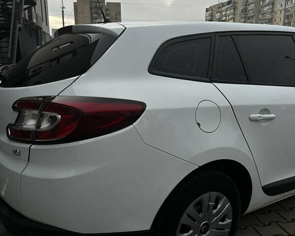 Белый Рено Меган, объемом двигателя 1.46 л и пробегом 289 тыс. км за 6200 $, фото 17 на Automoto.ua