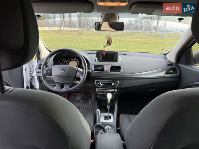 Белый Рено Меган, объемом двигателя 1.46 л и пробегом 299 тыс. км за 6200 $, фото 36 на Automoto.ua