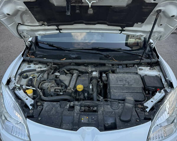 Белый Рено Меган, объемом двигателя 1.46 л и пробегом 298 тыс. км за 6200 $, фото 58 на Automoto.ua