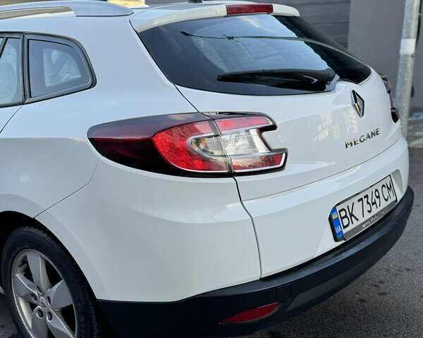 Белый Рено Меган, объемом двигателя 1.46 л и пробегом 298 тыс. км за 6200 $, фото 16 на Automoto.ua