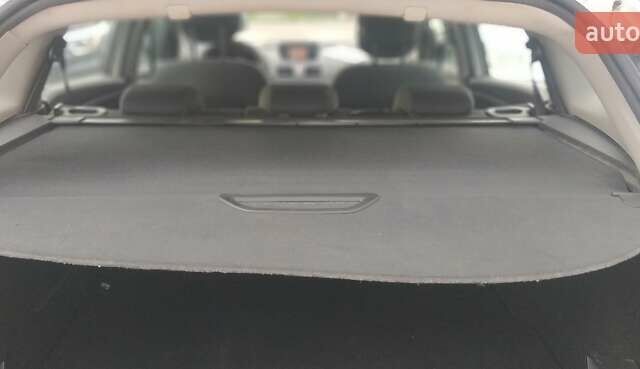 Білий Рено Меган, об'ємом двигуна 1.4 л та пробігом 235 тис. км за 7600 $, фото 5 на Automoto.ua