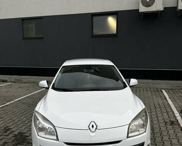 Белый Рено Меган, объемом двигателя 1.46 л и пробегом 289 тыс. км за 6200 $, фото 6 на Automoto.ua