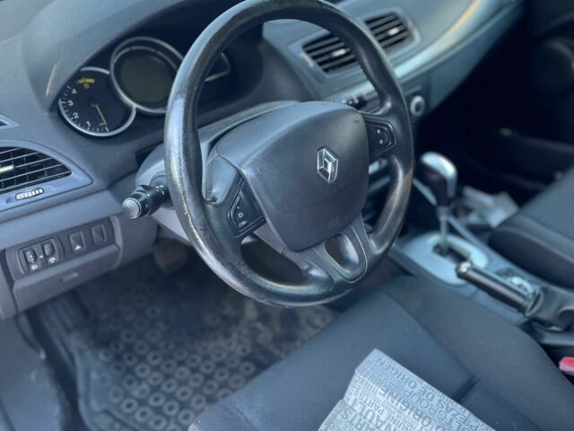 Білий Рено Меган, об'ємом двигуна 1.5 л та пробігом 3 тис. км за 1299 $, фото 6 на Automoto.ua