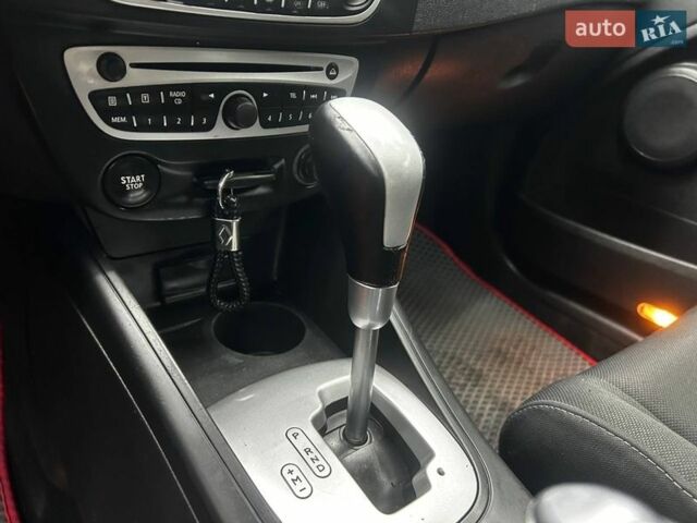 Білий Рено Меган, об'ємом двигуна 1.46 л та пробігом 295 тис. км за 6900 $, фото 14 на Automoto.ua