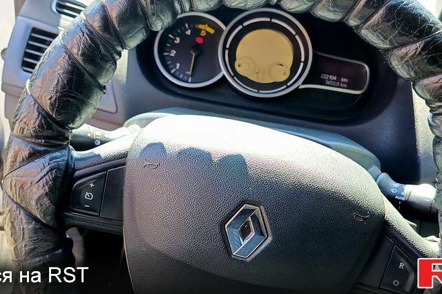 Білий Рено Меган, об'ємом двигуна 1.5 л та пробігом 0 тис. км за 5500 $, фото 3 на Automoto.ua