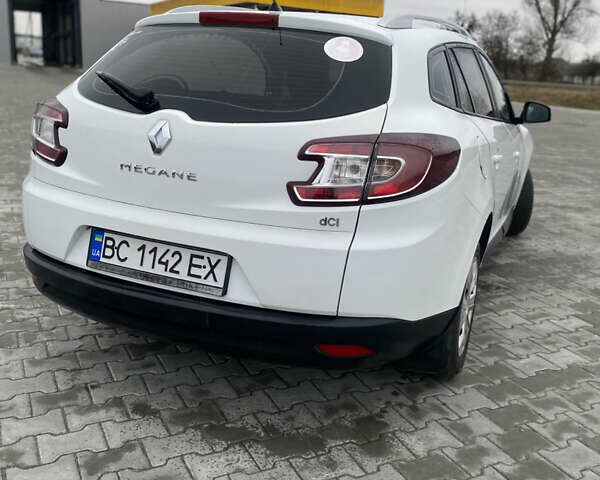 Белый Рено Меган, объемом двигателя 1.46 л и пробегом 232 тыс. км за 5850 $, фото 5 на Automoto.ua