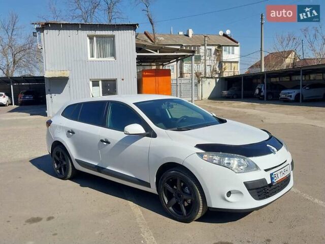Білий Рено Меган, об'ємом двигуна 1.46 л та пробігом 300 тис. км за 6200 $, фото 11 на Automoto.ua