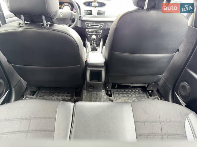 Белый Рено Меган, объемом двигателя 1.87 л и пробегом 302 тыс. км за 6300 $, фото 25 на Automoto.ua