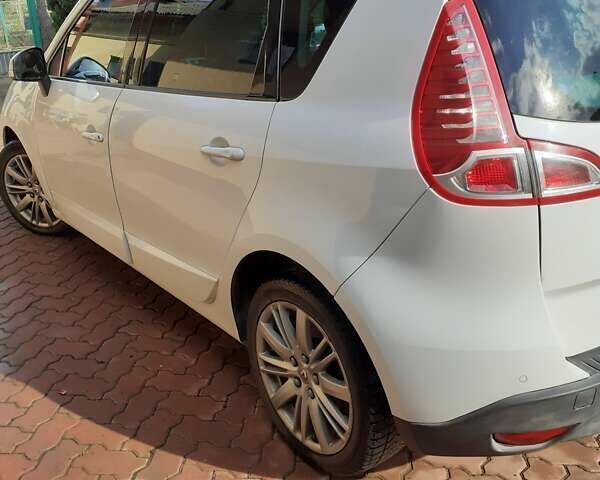 Белый Рено Меган, объемом двигателя 2 л и пробегом 236 тыс. км за 6500 $, фото 2 на Automoto.ua