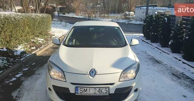 Белый Рено Меган, объемом двигателя 1.5 л и пробегом 287 тыс. км за 5000 $, фото 2 на Automoto.ua