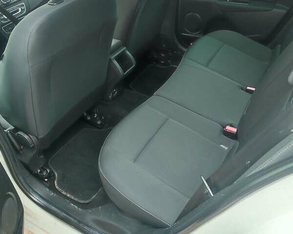 Рено Меган 2010 в Вышгороде на Automoto.ua Белый Рено Меган, объемом двигателя 1.6 л и пробегом 212 тыс. км за 7500 $, фото 8 на Automoto.ua