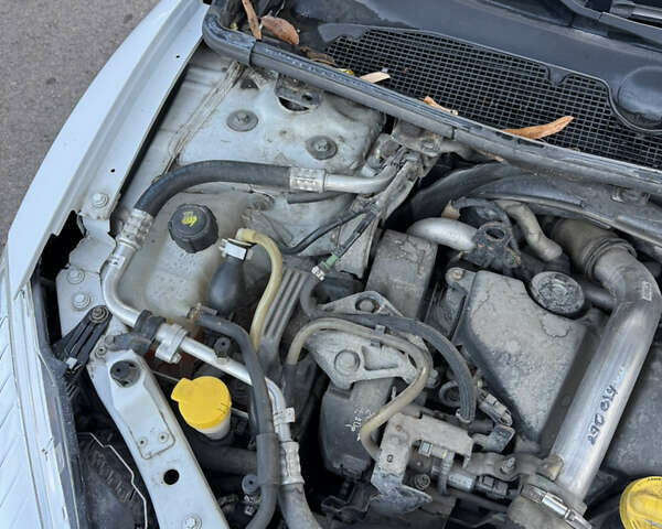 Белый Рено Меган, объемом двигателя 1.46 л и пробегом 298 тыс. км за 6200 $, фото 61 на Automoto.ua