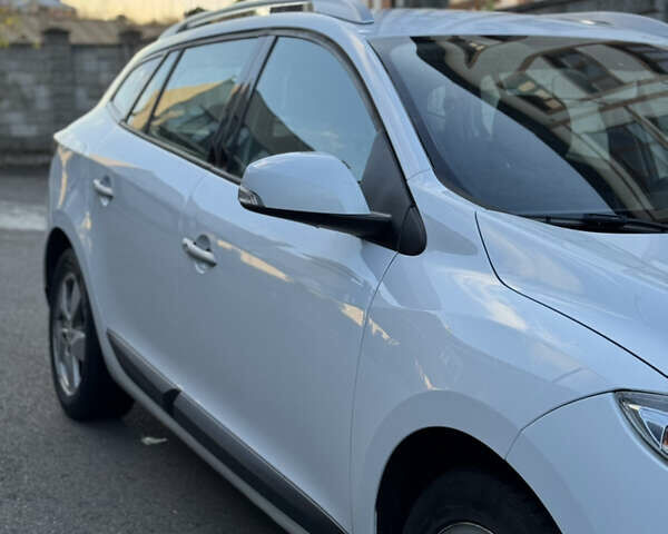 Белый Рено Меган, объемом двигателя 1.46 л и пробегом 298 тыс. км за 6200 $, фото 12 на Automoto.ua
