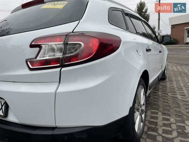 Белый Рено Меган, объемом двигателя 1.46 л и пробегом 230 тыс. км за 6500 $, фото 6 на Automoto.ua