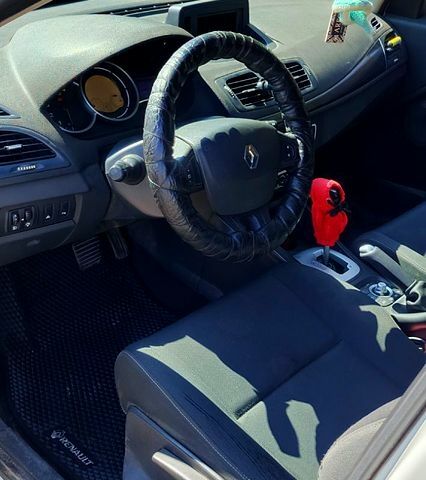 Білий Рено Меган, об'ємом двигуна 1.5 л та пробігом 0 тис. км за 5500 $, фото 7 на Automoto.ua